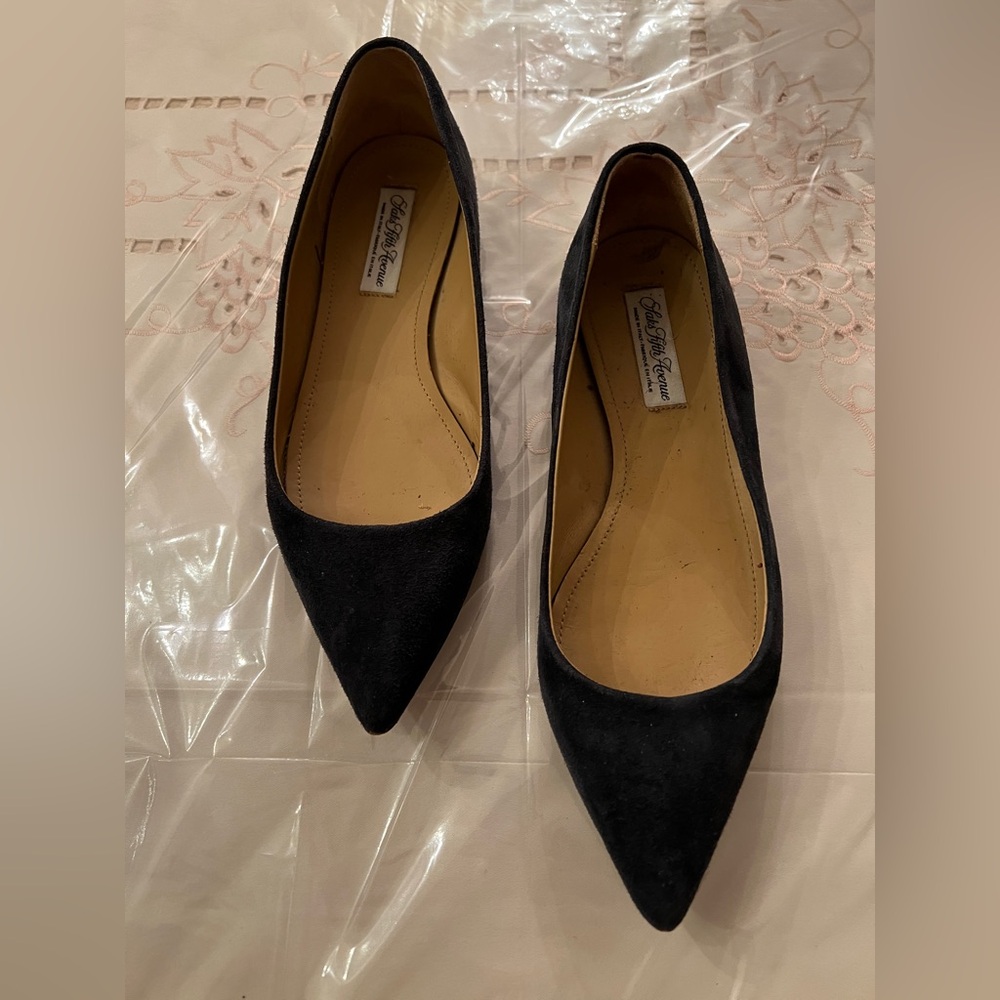 Vintage Saks Fifth Avenue Navy Blue Suede Pointed Toe Flats